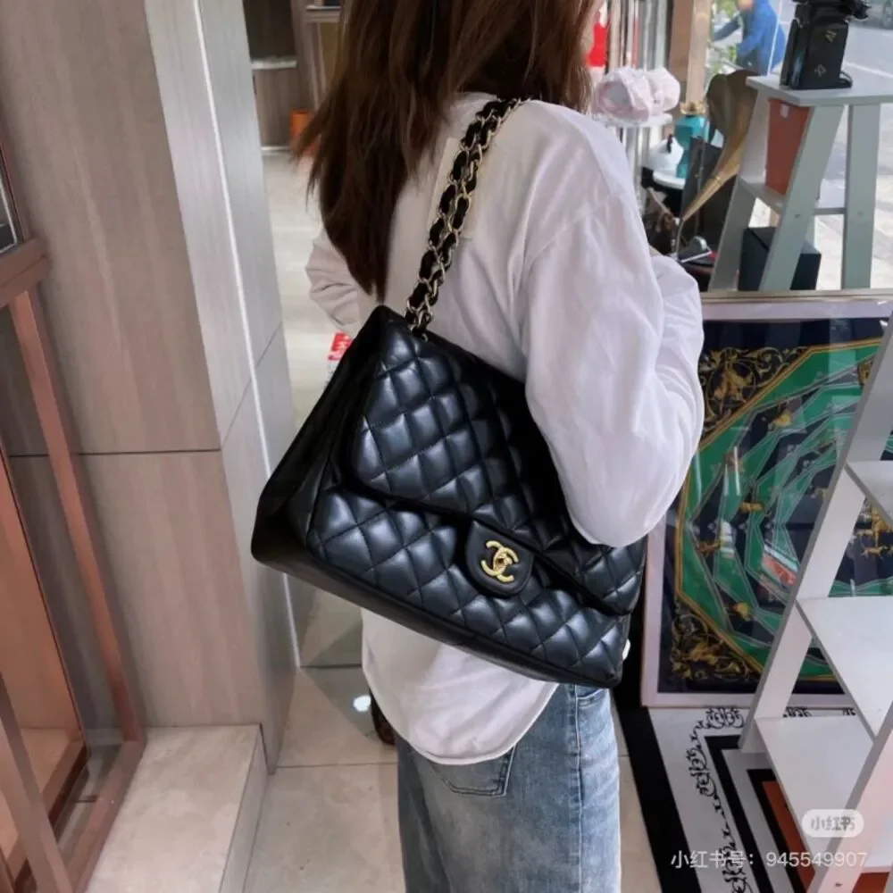 Chanel Women Pre-Loved Bag Very Good Condition